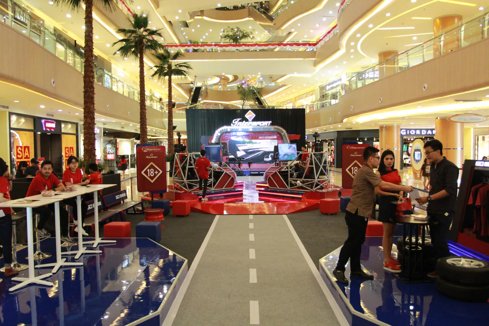 Intersport VR Motion Race Simulator