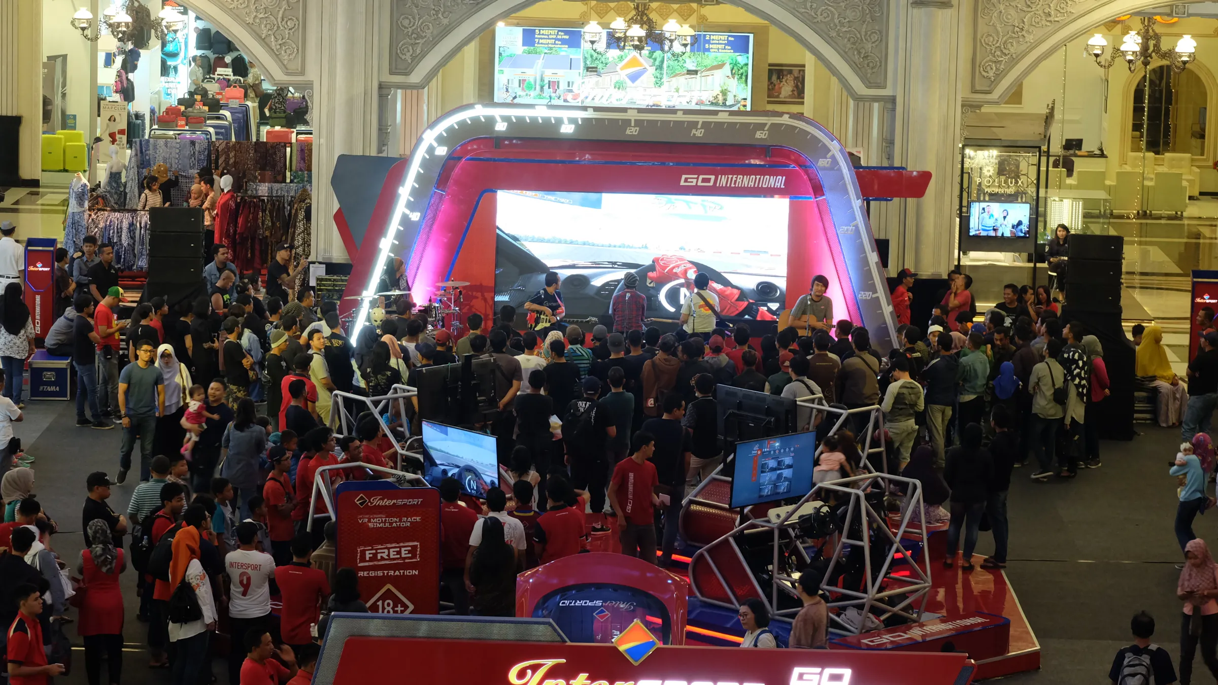 Intersport VR Motion Race Simulator